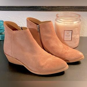 Frye Farrah inside zip booties light rose, size 8